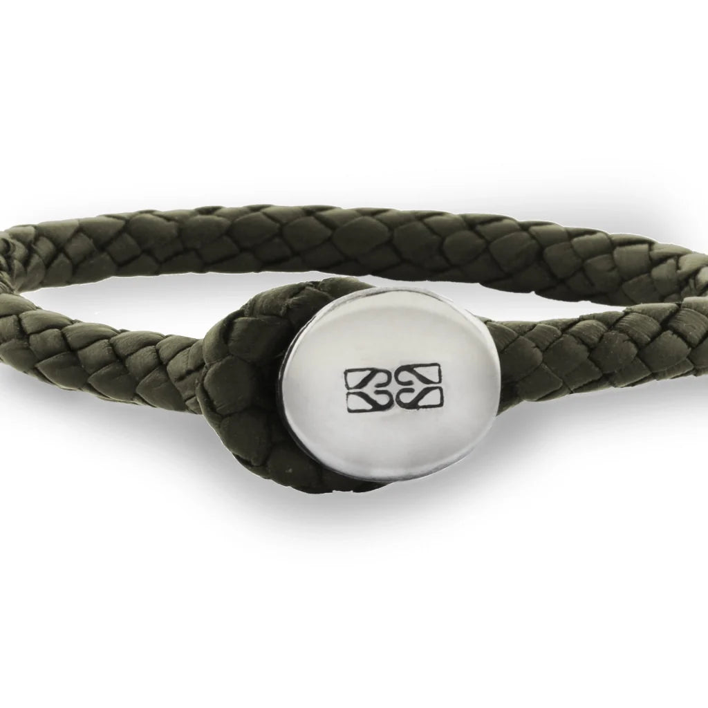 Pulsera para hombre, elaborada con piel natural de borrego trenzada y broche de botón en terminado acero - Joyería y bisutería fina