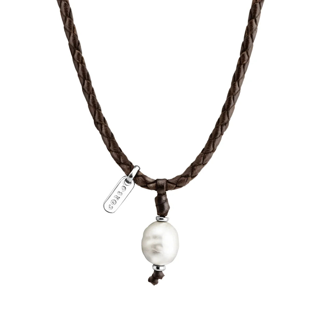 Collar choker de piel natural de borrego en trenza redonda de 4 hilos, con perla japonesa 8-10mm con detalles en plata .925 cierre de nudo y ojal - Joyería y bisutería fina