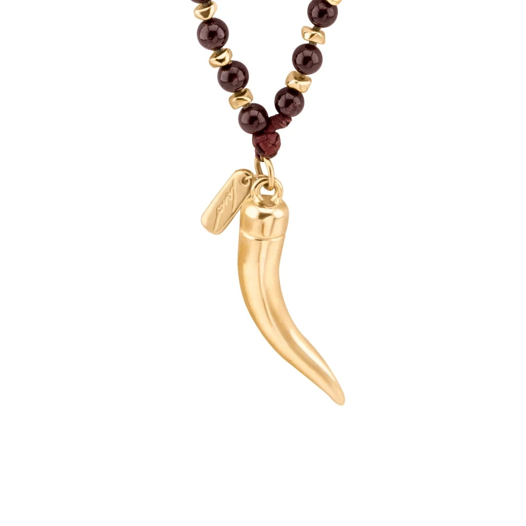 Collar de 53cm, con piedras de 8mm, con mini semillas y dije de colmillo dorados - Joyería y bisutería fina