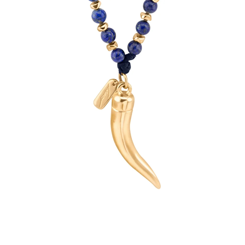 Collar de 53cm, con piedras de 8mm, con mini semillas y dije de colmillo dorados - Joyería y bisutería fina