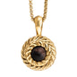 Collar de 33cm con piedra de 8mm, con dije de laurel y cadena en baño de oro de 22K - Joyería y bisutería fina