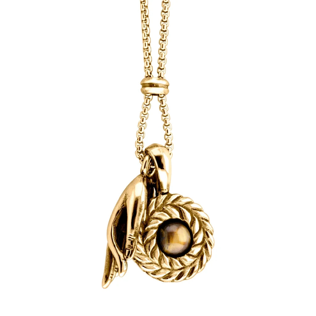 Collar de 62cm con piedra de 8mm, con dije de mano mudra, laurel y cadena en baño de oro de 22K - Joyería y bisutería fina