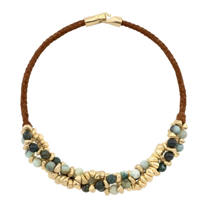 Collar de 58cm de piel natural de borrego en trenza redonda de 4 hilos, con piedras semipreciosas 8mm, con semillas en baño de oro de 22K - Joyería y bisutería fina