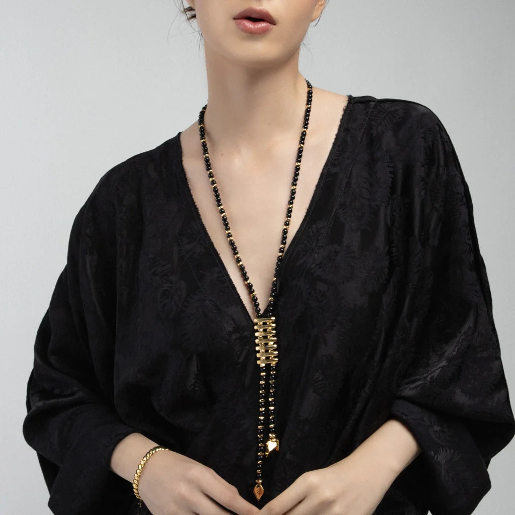 Collar de 54cm con piedras de 6mm, 2 rombos dorados, donas doradas - Joyería y bisutería fina