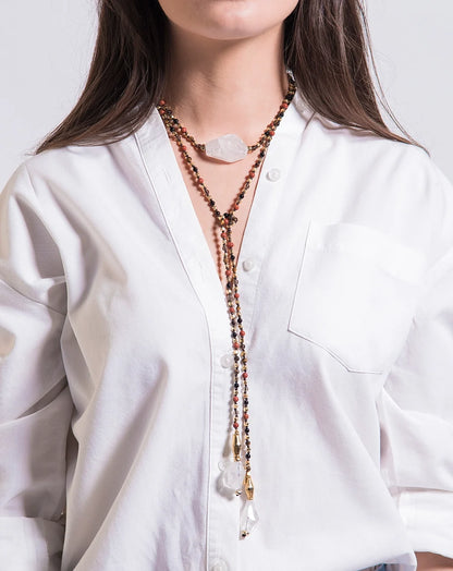 Collar corbatín con piedras de 4mm, 3 cuarzos blancos chunky, con mini cubos dorados - Joyería y bisutería fina