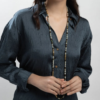 Collar de 114cm, en baño de oro 22K, con secuencias de piedras de 6mm y cuatro piezas con forma de bambú - Joyería y bisutería fina