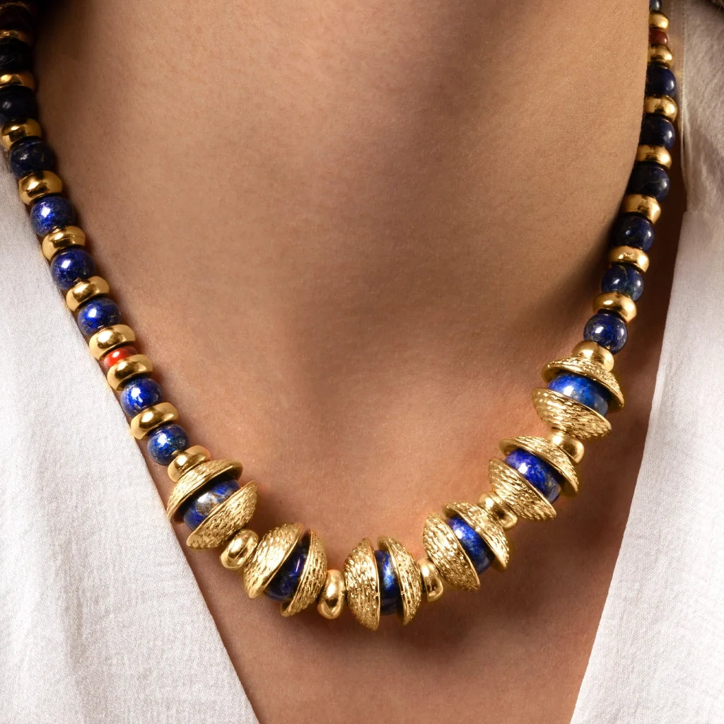 Collar 22cm, con piedras de 6mm y 12mm, con donas y platillos dorados - Joyería y bisutería fina