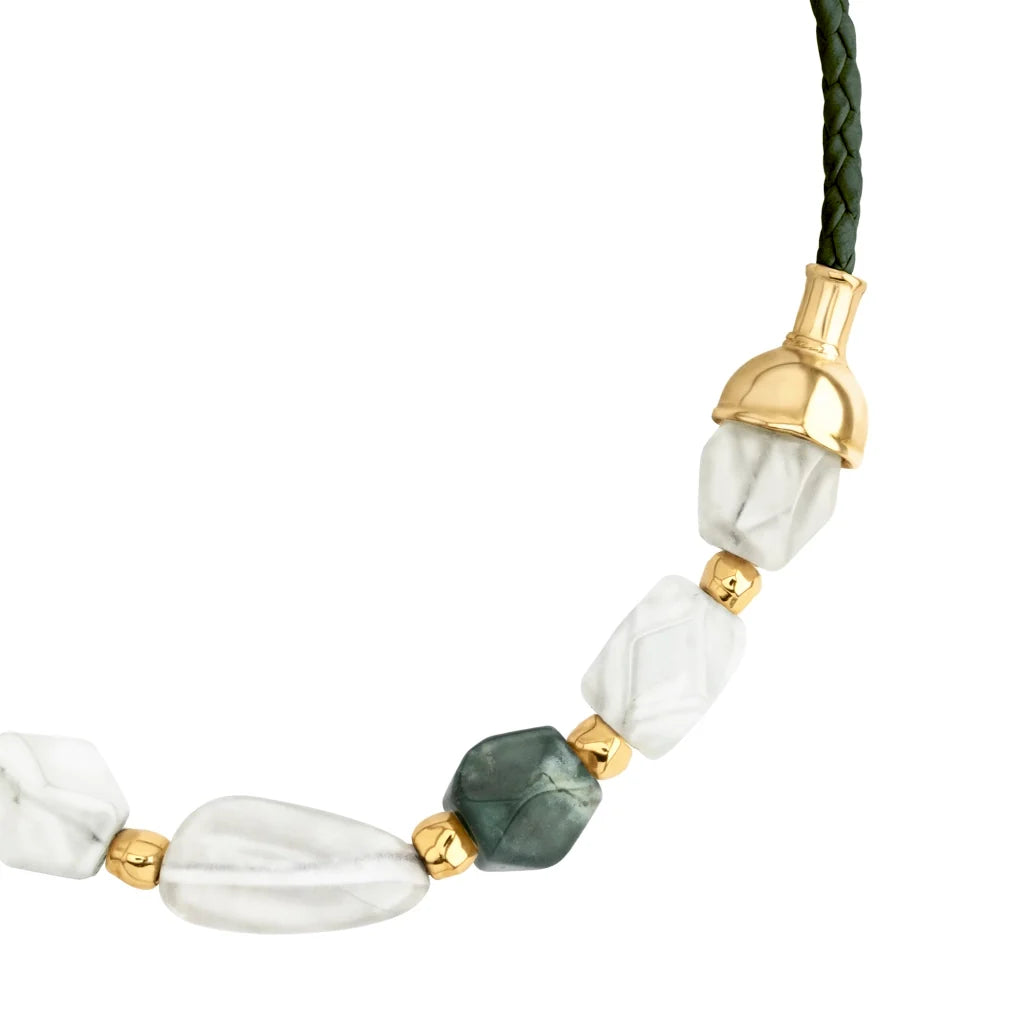 Collar de 23cm con cuentas geométricas, con 6 cuarzos, copas doradas y trenza de 4 hilos en piel natural de borrego - Joyería y bisutería fina