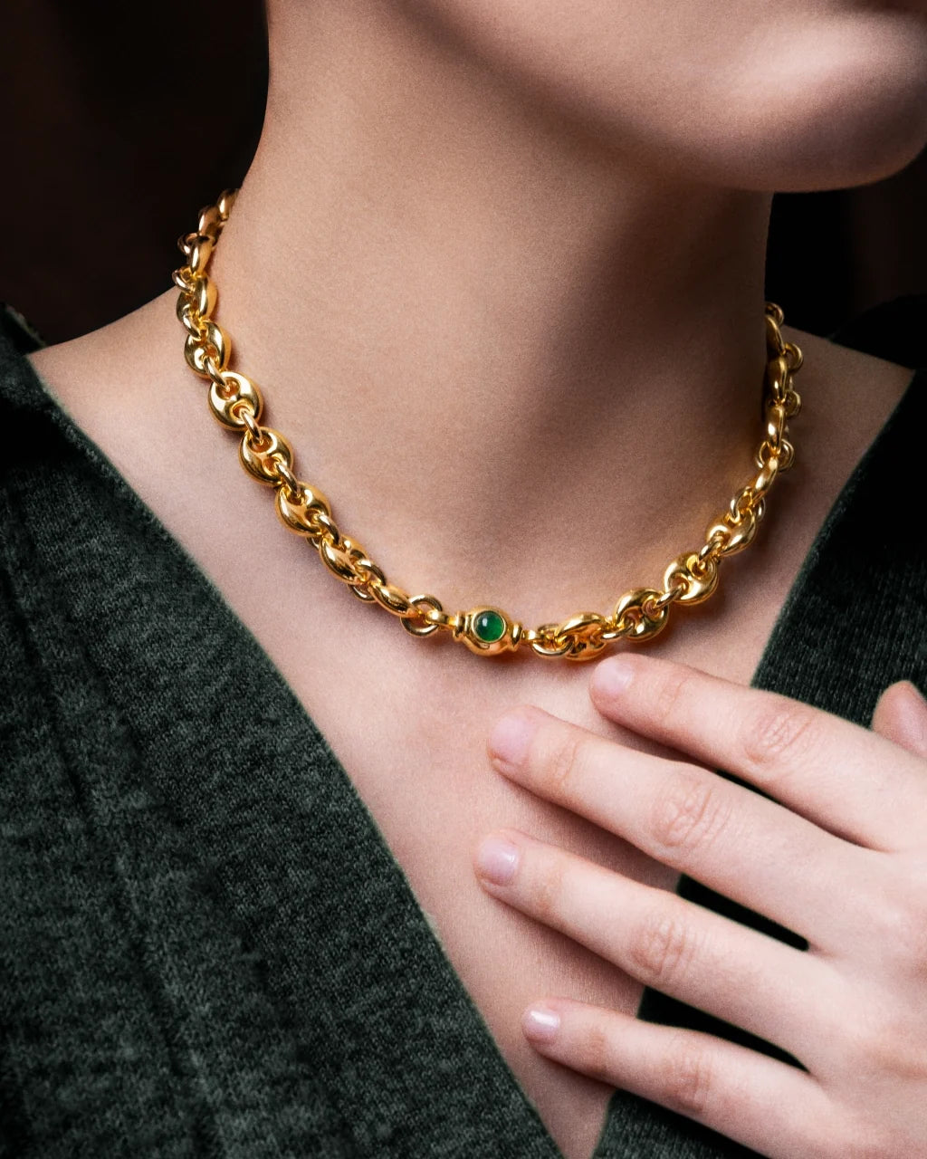 Collar choker con eslabones en baño de oro 22K y piedras facetadas de 5mm - Joyería y bisutería fina