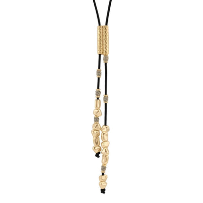 Collar corbatín de 80cm con cordón de piel natural española. con piezas en baño de 22K y nudos franceses en piel natural de borrego - Joyería y bisutería fina