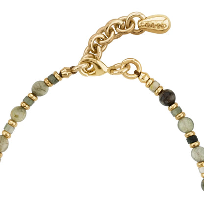 Collar choker ajustable en baño de rodio con cadena de eslabones y piedras facetadas 5mm y dije de pez koi en baño de oro de 22K - Joyería y bisutería fina