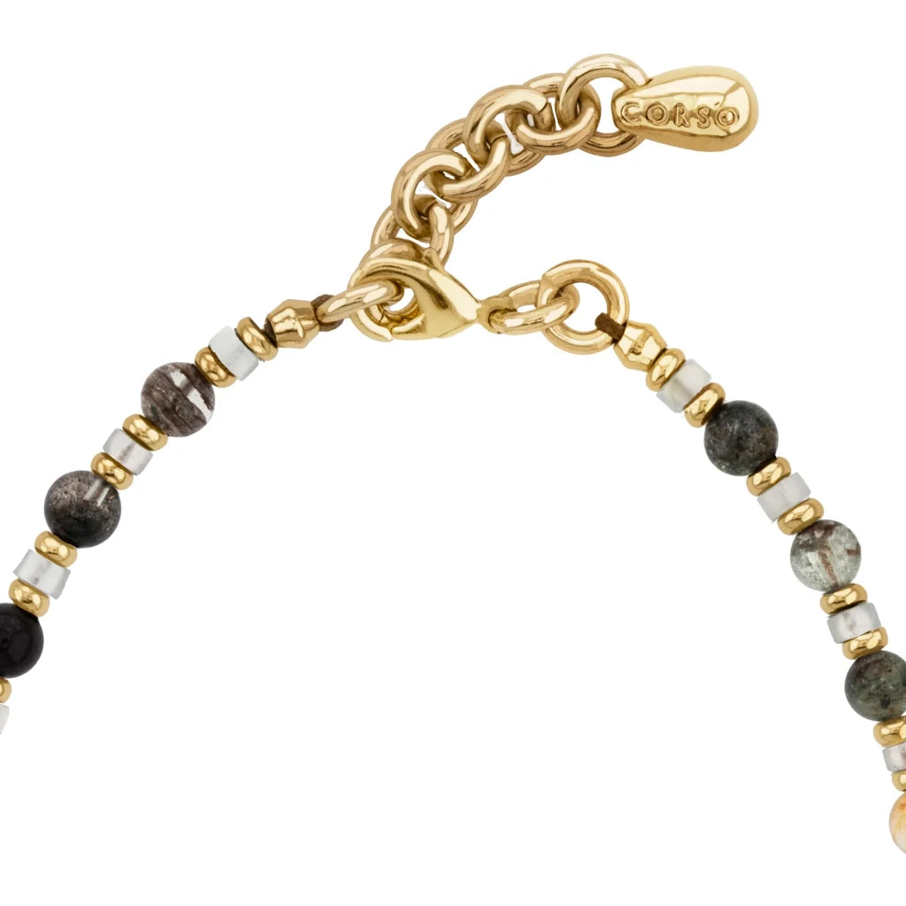 Collar choker ajustable en baño de rodio con cadena de eslabones y piedras facetadas 5mm y dije de pez koi en baño de oro de 22K - Joyería y bisutería fina