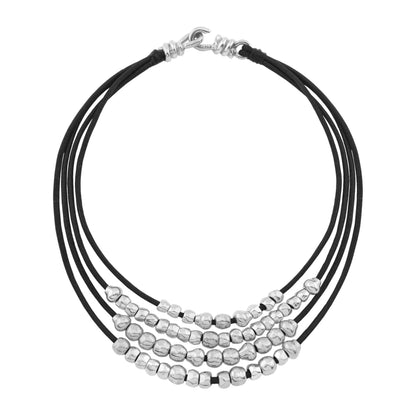 Collar choker estilo cascada con múltiples hileras de piel natural española, perlas y cuentas centrales en baño de rodio - Joyería y bisutería fina