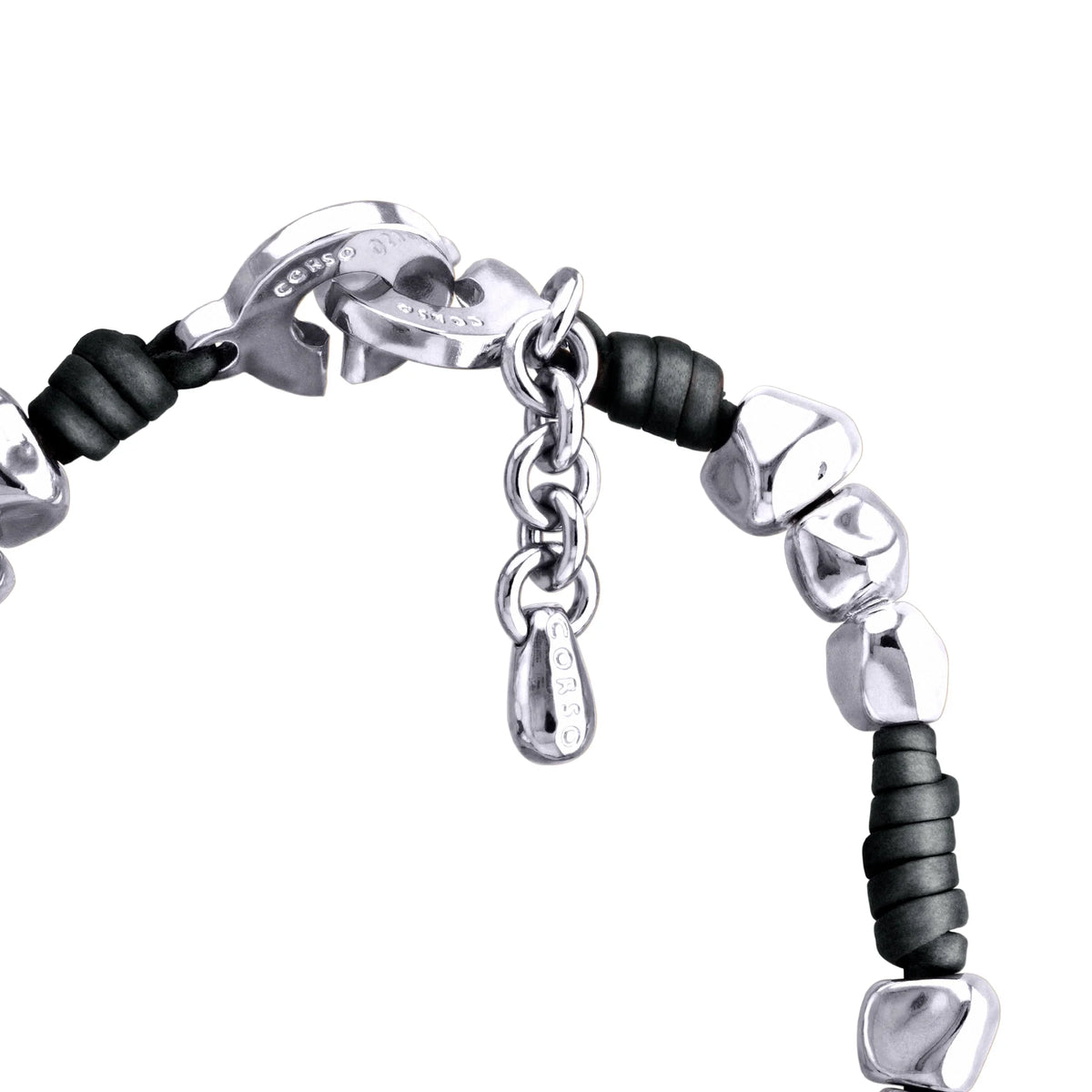 Collar con piel natural de borrego, con broche distintivo con cuentas en baño de rodio - Joyería y bisutería fina