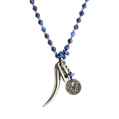 Collar de 34cm con piedras 4mm, con mini esferas moneda tibetana y colmillo en acero pulido - Joyería y bisutería fina