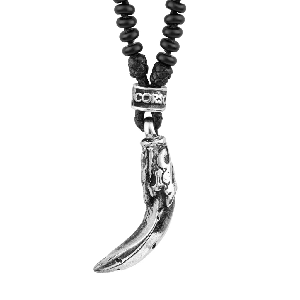 Collar de 42cm de piel natural de borrego, con piedras y dije de garra romana cubierta con hoja de laurel simbolizando victoria - Joyería y bisutería fina