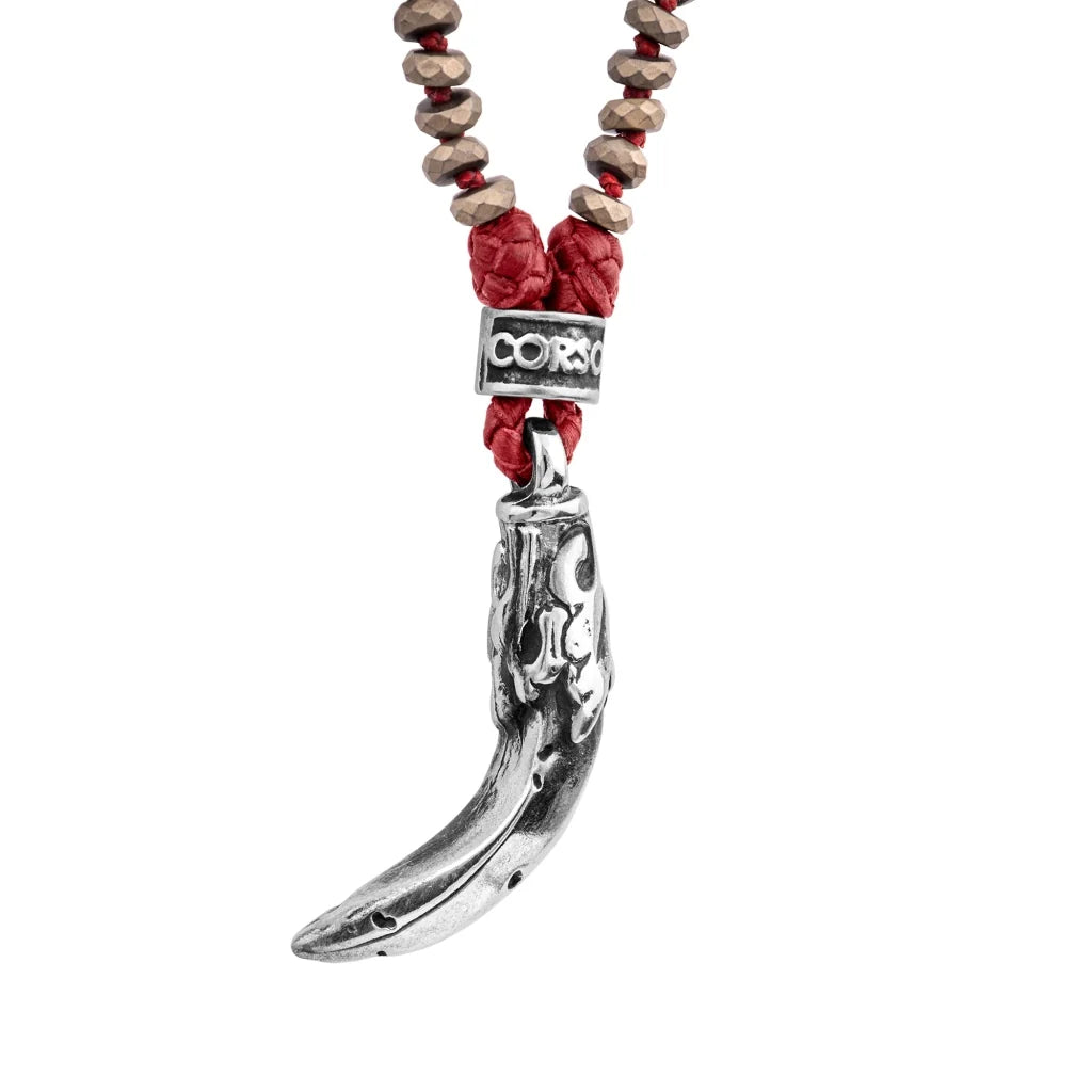 Collar de 42cm de piel natural de borrego, con piedras y dije de garra romana cubierta con hoja de laurel simbolizando victoria - Joyería y bisutería fina