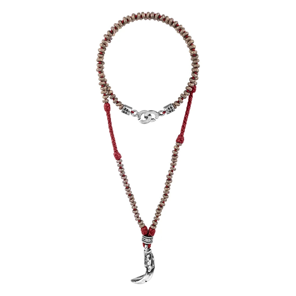 Collar de 42cm de piel natural de borrego, con piedras y dije de garra romana cubierta con hoja de laurel simbolizando victoria - Joyería y bisutería fina