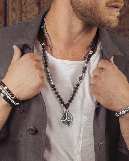 Collar de 41.5cm con piedras 8mm, con cuentas y dije doble vista con mantra de protección y buda en acero anticado - Joyería y bisutería fina