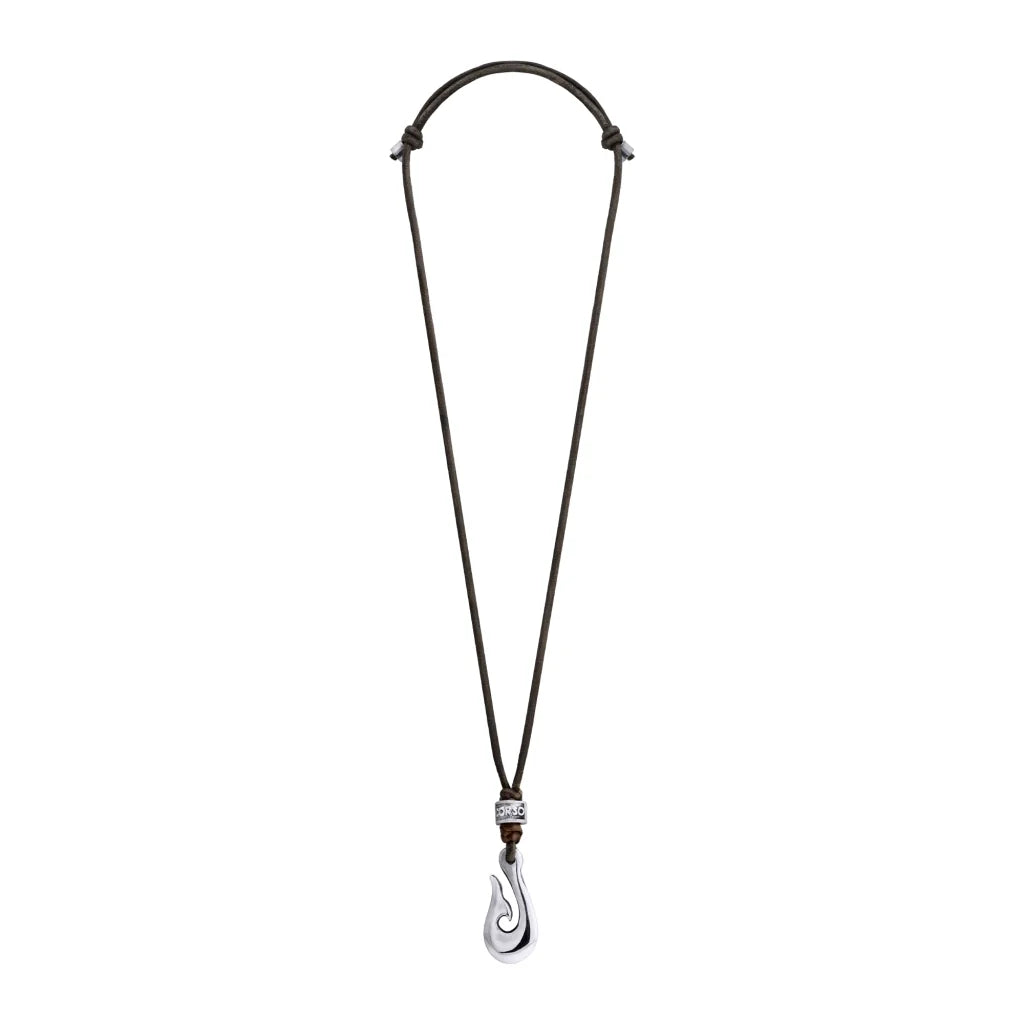 Collar de 36cm de piel natural de borrego, con dije de Hei Matau - Joyería y bisutería fina