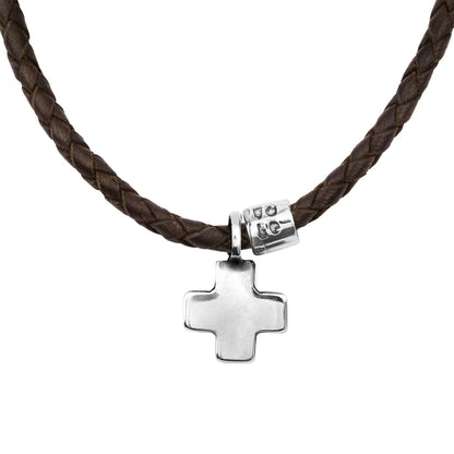 Collar de 26cm de piel natural de borrego en trenza redonda de 4 hilos, con dije de cruz en terminado de acero pulido - Joyería y bisutería fina