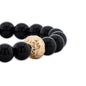 Pulsera con piedras naturales de 8mm, con cuenta central con mantras en baño de oro 22K - Joyería y bisutería fina
