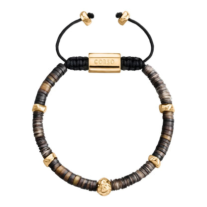 Pulsera ajustable con conchas filipinas café, con placa insignia, semillas y mantra en baño de oro 22K