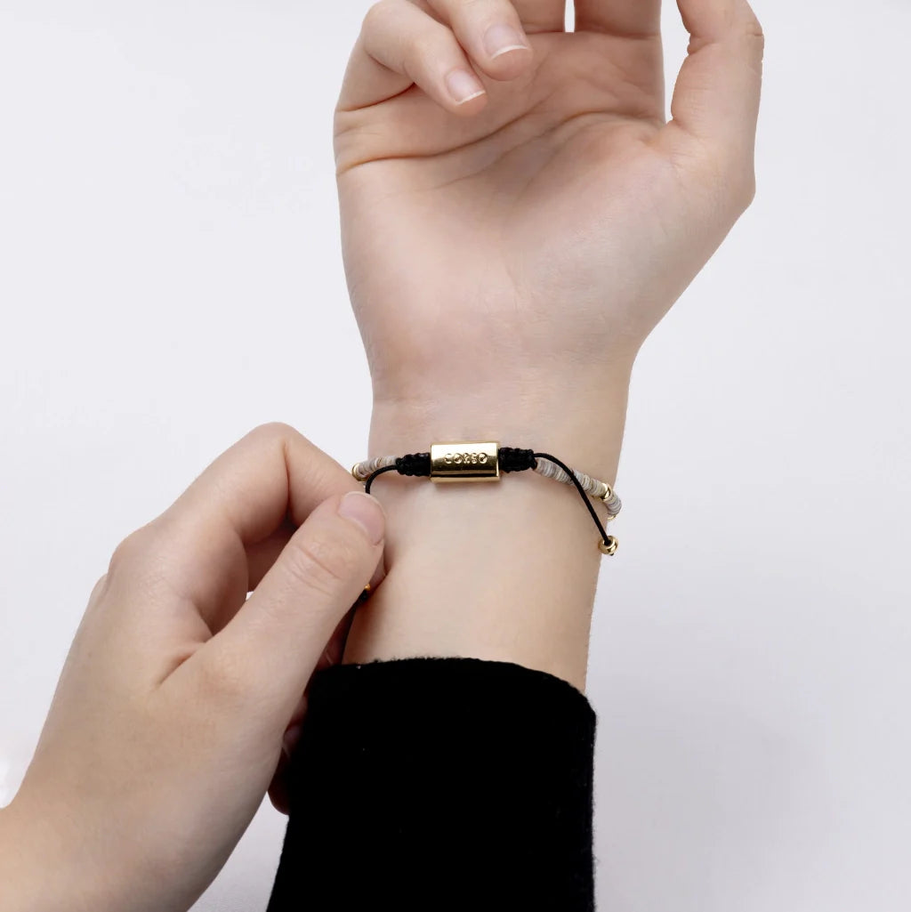 Pulsera en baño de Oro 22K, Conchas filipinas talladas a mano de 3mm - Joyería y bisutería fina
