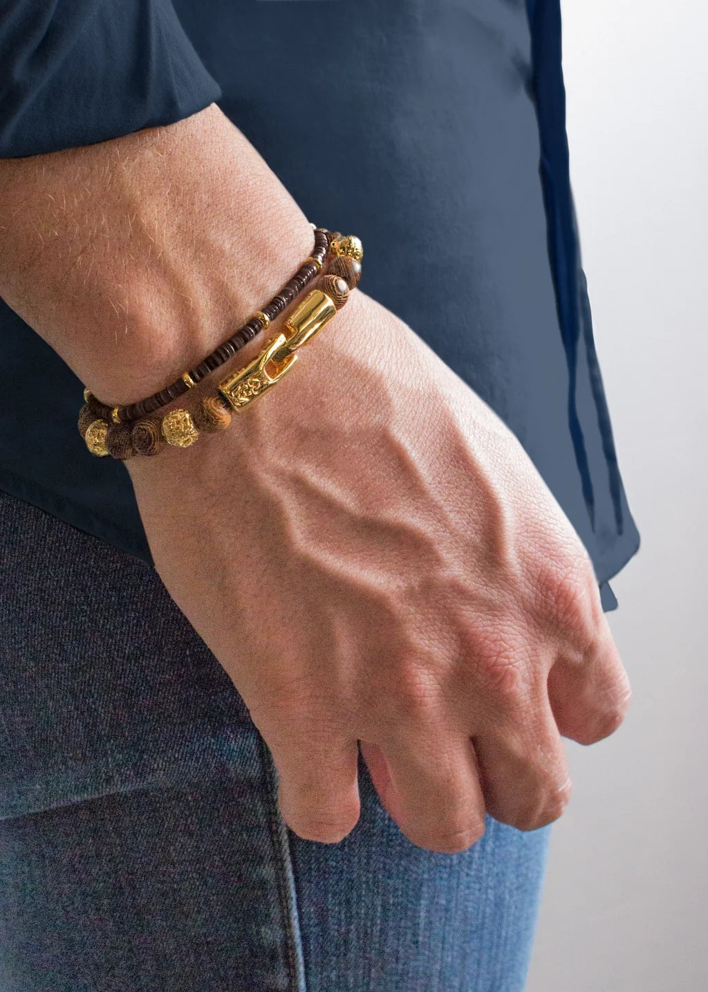 Pulsera con cuentas de madera de ébano de Nepal 6mm, con broche y cuentas volcánicas 6mm en baño de oro 22K - Joyería y bisutería fina
