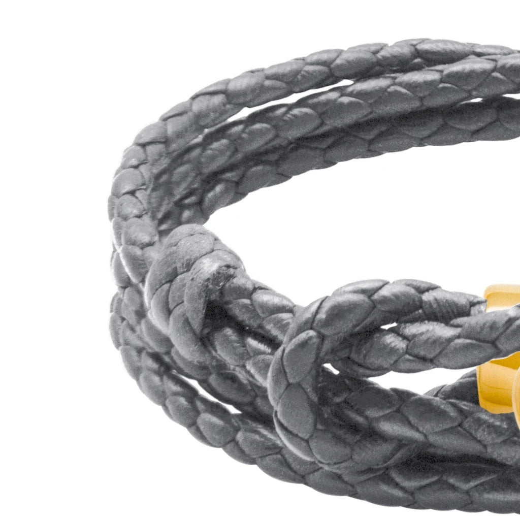 Pulsera de piel natural de borrego con trenza de cuatro hilos, con broche en baño de oro de 22K - Joyería y bisutería fina