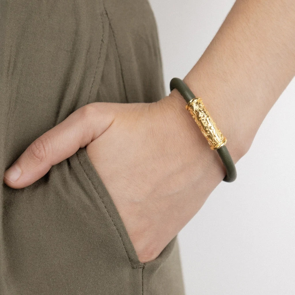 Pulsera Baño de Oro 22K, piel natural nappa, diseño hojas de laurel