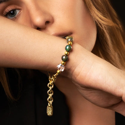 Pulsera ajustable con piedra jade 8mm, ónix 6mm, ágata musgosa 4mm, cuarzo natural, con broche y elementos en baño de oro de 22K - Joyería y bisutería fina