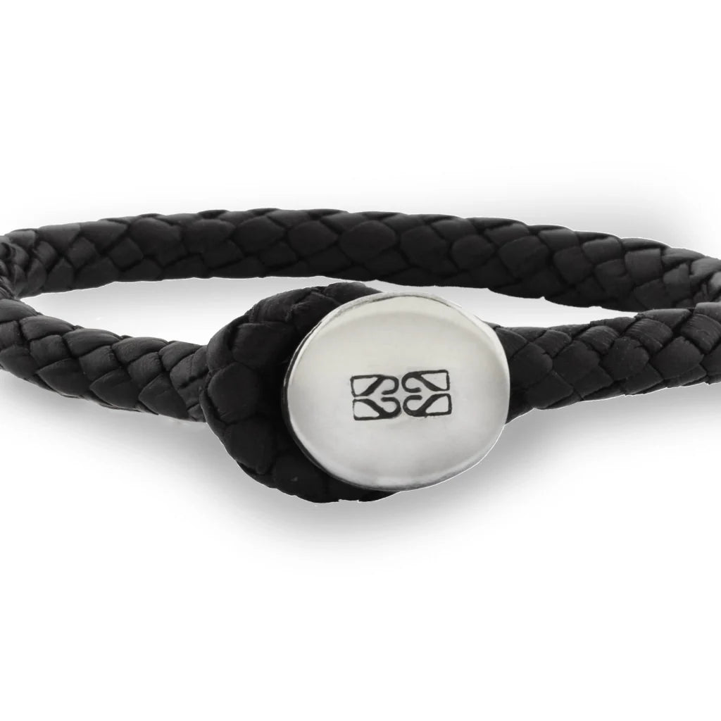 Pulsera para hombre, elaborada con piel natural de borrego trenzada y broche de botón en terminado acero - Joyería y bisutería fina