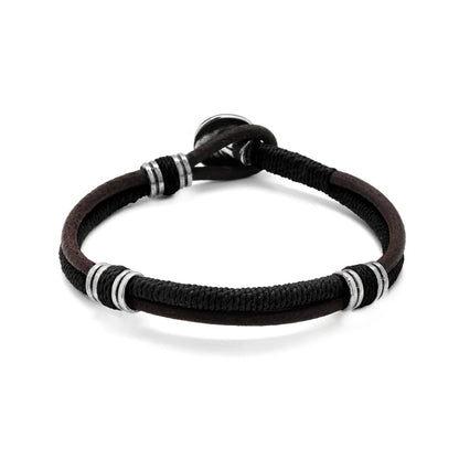 Pulsera para hombre, elaborada con piel natural de vaca, detalles en hilo encerado, cilindros y broche de botón en terminado acero - Joyería y bisutería fina