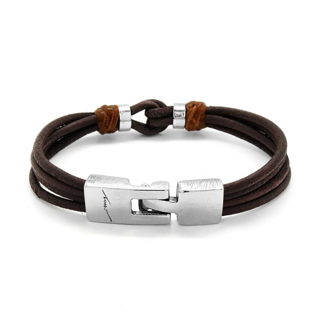 Pulsera para hombre, elaborada con piel natural de vaca, budos en piel natural de borrego, detalles y broche en terminado acero - Joyería y bisutería fina
