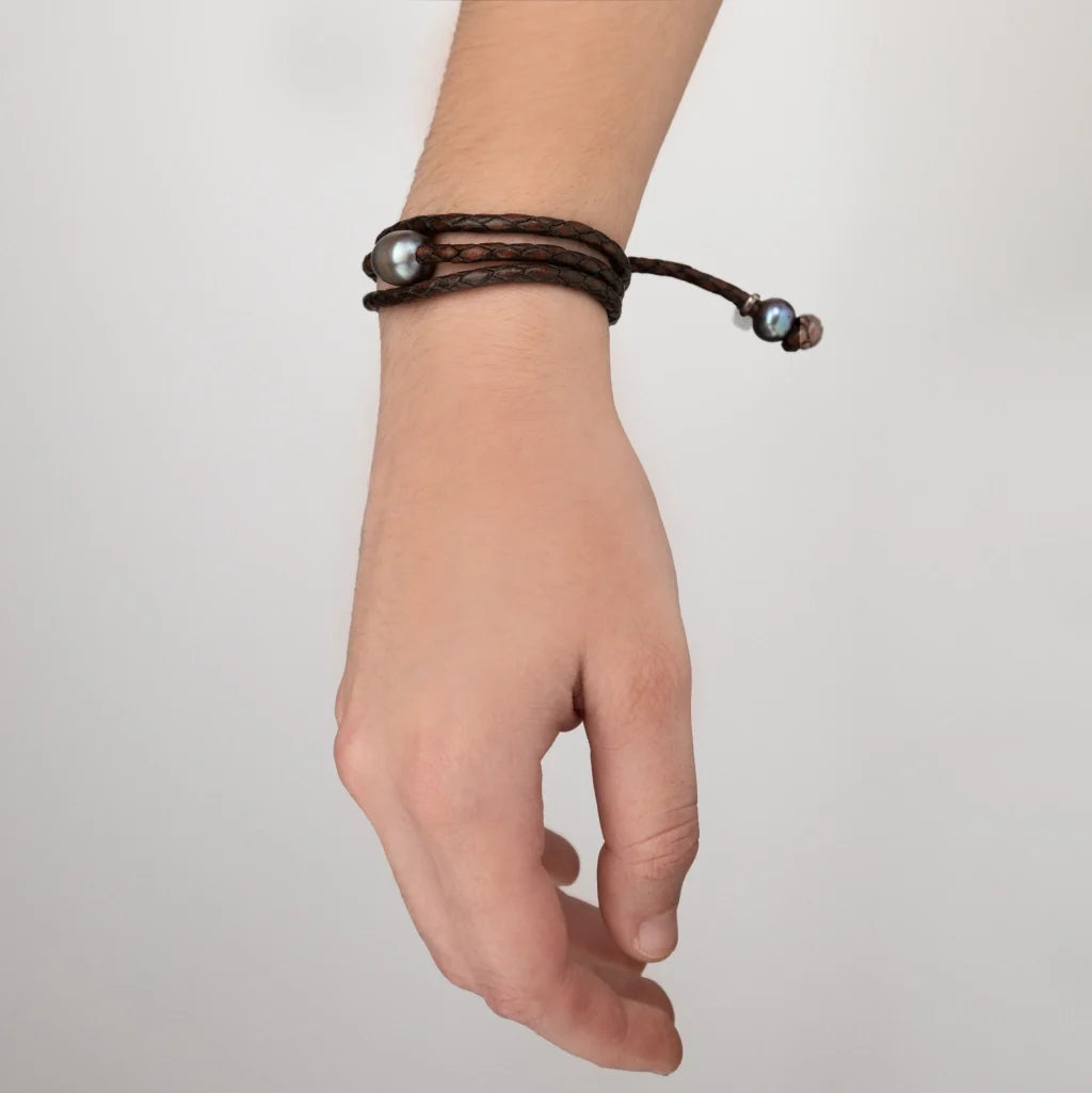 Pulsera/choker de 60cm de piel de borrego en trenza redonda de 4 hilos con 3 perlas tahitianas 8-10mm - Joyería y bisutería fina