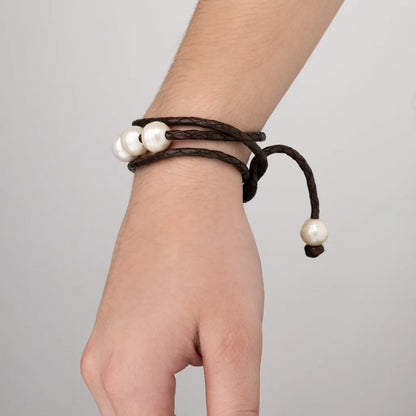 Pulsera/choker de 65cm de piel de borrego en trenza redonda de 4 hilos, con 5 perlas japonesas 8-10mm - Joyería y bisutería fina