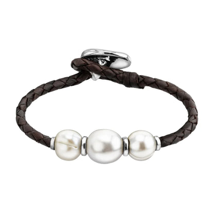 Pulsera de piel natural de borrego en trenza redonda de 4 hilos, con 3 perlas japonesas 8-10mm, con detalles y botón en baño de rodio - Joyería y bisutería fina