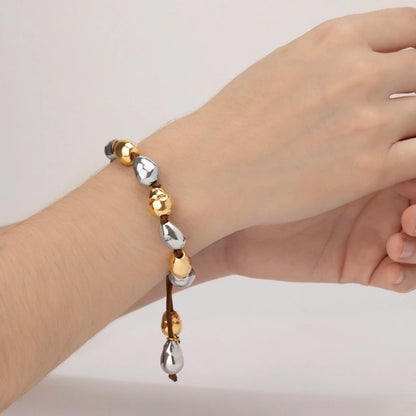 pulsera de piel de canguro con 6 perlas en baño de rodio y 6 perlas en baño de oro de 22K - Joyería y bisutería fina
