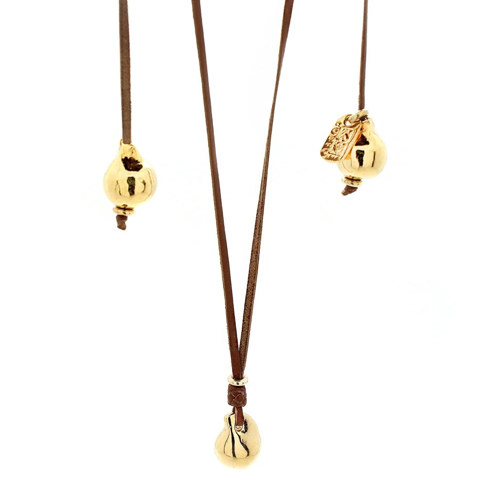 Collar de piel de borrego, con 3 perlas grandes en baño de 22K - Joyería y bisutería fina