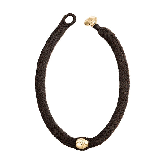 Collar choker con broche de botón, en trenza plana de 8 hilos de piel natural de borrego, perla en baño de oro de 22K - Joyería y bisutería fina