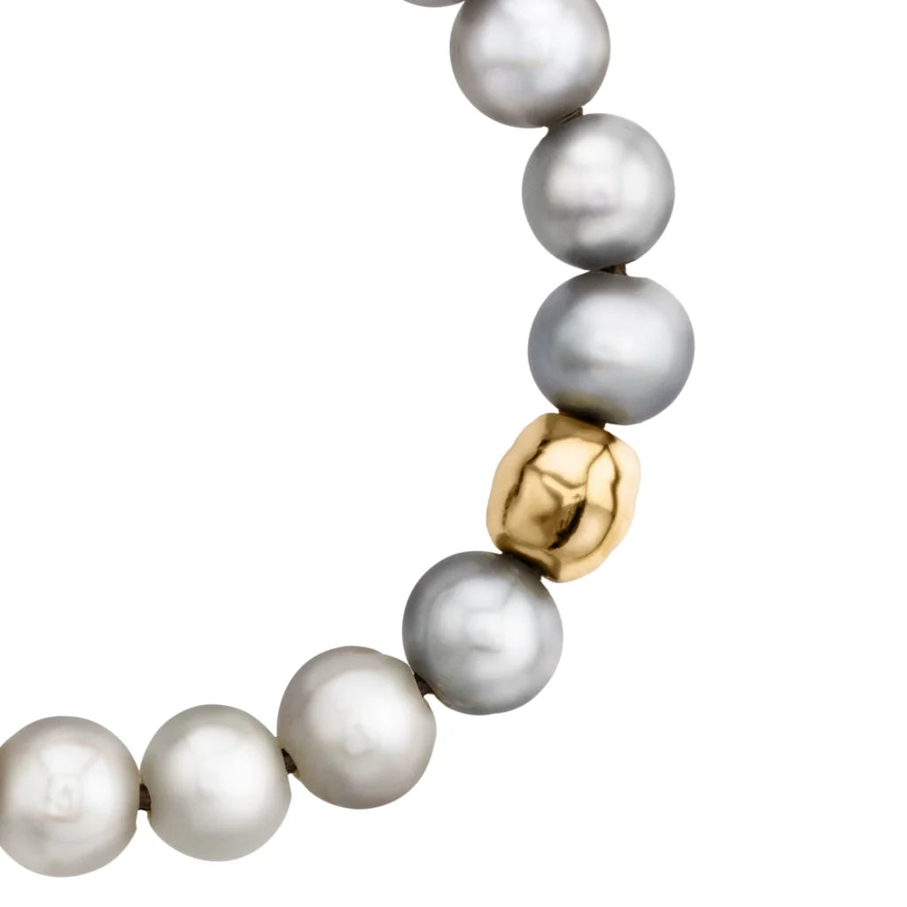 Pulsera con perlas japonesas y tahitianas, trenzada con detalles en baño de Oro 22K - Joyería y bisutería fina