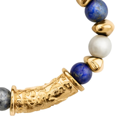 Pulsera ajustable con hilo de seda, piedras de 8mm, con detalle tubular barroco, lunetas e insignia en baño de oro de 22K - Joyería y bisutería fina
