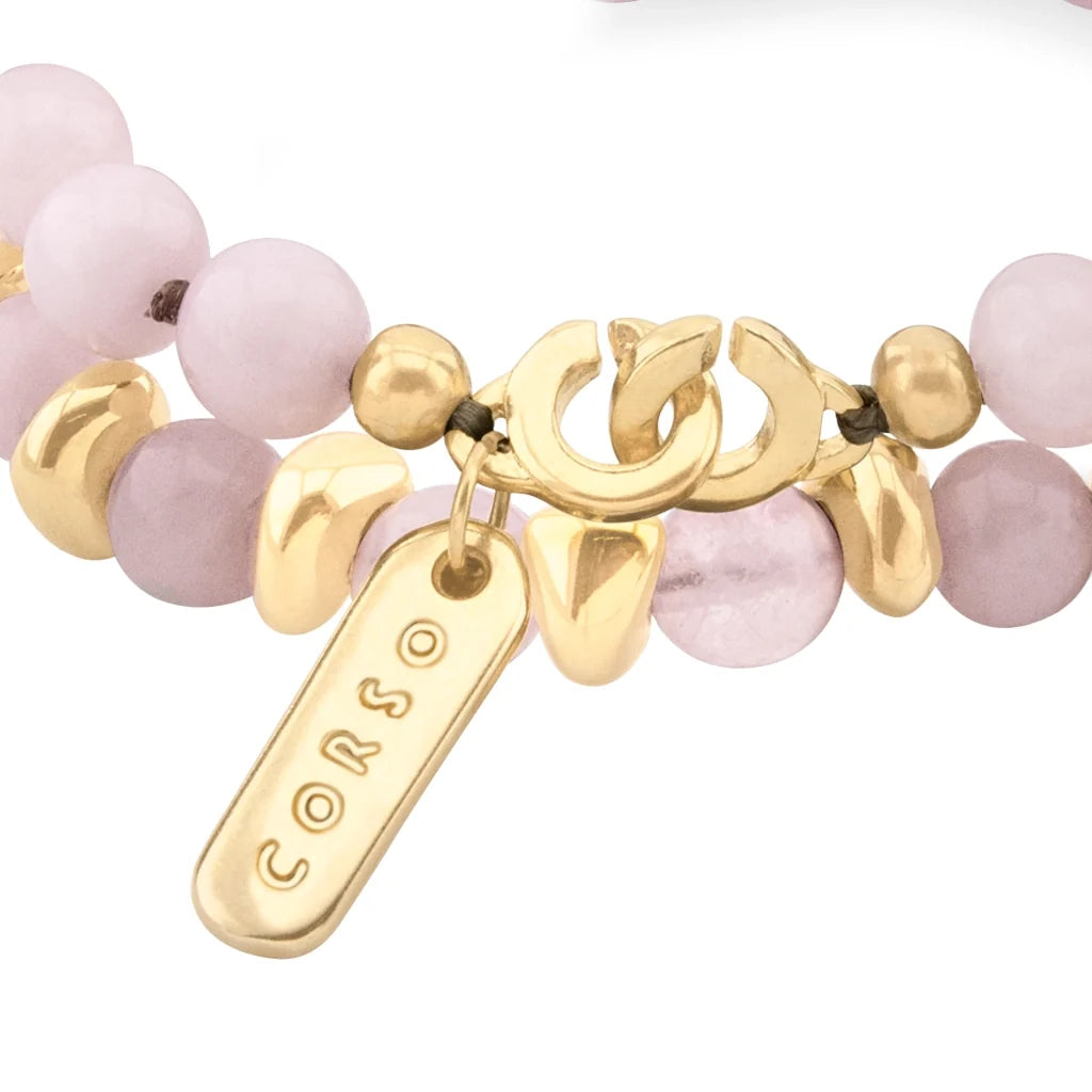 Pulsera con diseño de doble vuelta, con piedras semi-preciosas, broche distintivo y cuentas metálicas en baño de oro de 22K - Joyería y bisutería fina