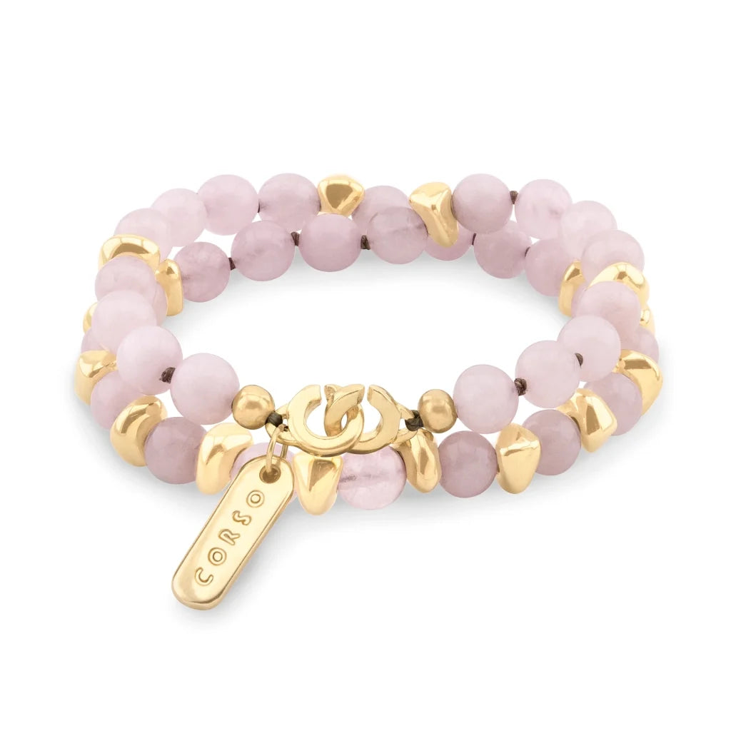 Pulsera con diseño de doble vuelta, con piedras semi-preciosas, broche distintivo y cuentas metálicas en baño de oro de 22K - Joyería y bisutería fina