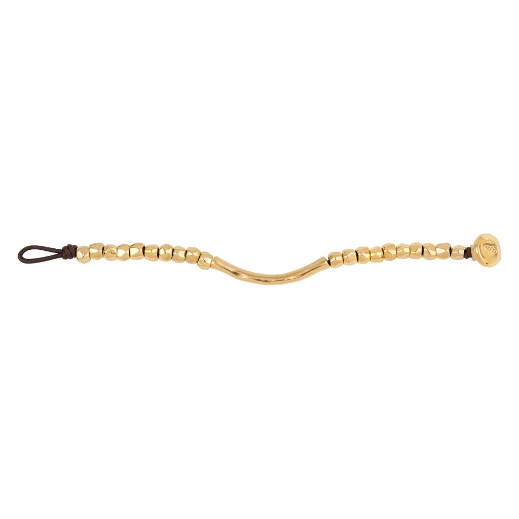 Pulsera de Piel española con cuentas geométricas, elemento tubular y broche de botón en baño de oro 22K- Joyería y bisutería fina