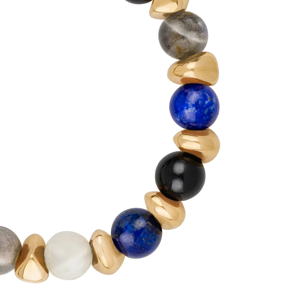 Pulsera ajustable con piedras de 8mm, con semillas y placa con insignia Corso en baño de oro de 22K - Joyería y bisutería fina