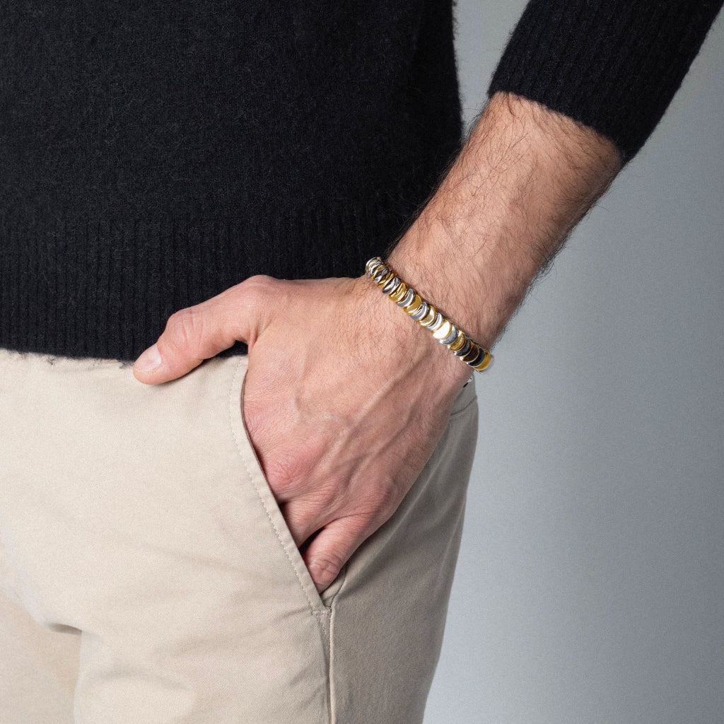 Pulsera ajustable con hilo de seda, con placa insignia corso y lunas en baño de rodio y oro de 22K - Joyería y bisutería fina