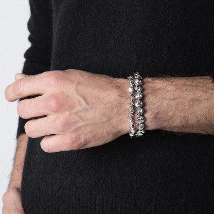 Pulsera ajustable con hilo de seda, insignia Corso y cuentas facetadas en baño de rodio - Joyería y bisutería fina
