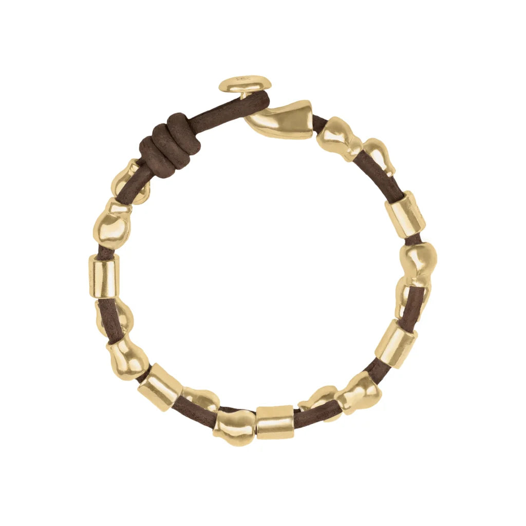 Pulsera de piel natural española, con detalles, broche y perlas en baño de oro 22K - Joyería y bisutería fina
